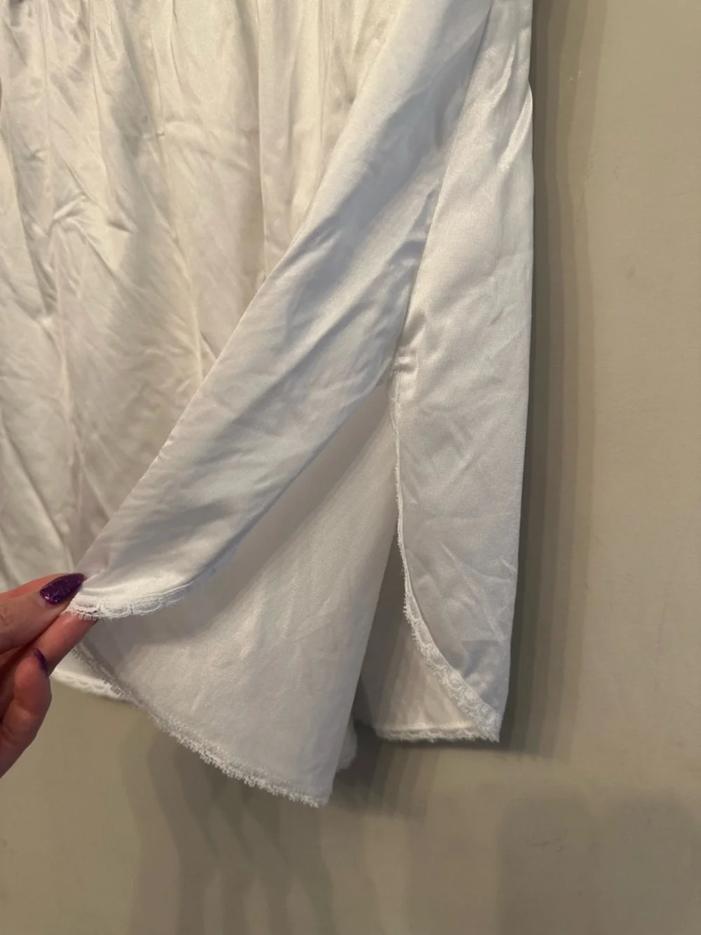 True Vintage Vanity Fair White Short Slip Skirt w/ Lace Detail Size Medium - Picture 4 of 6